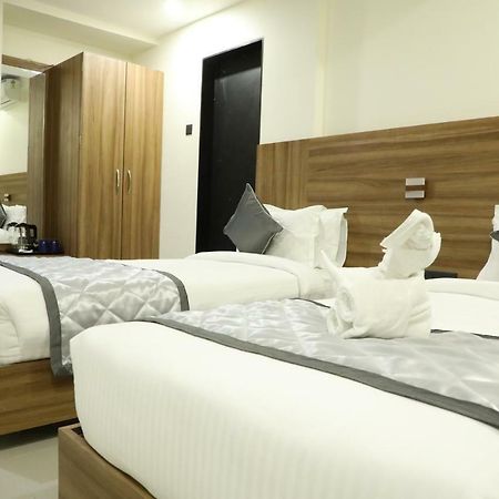 Kyriad Hotel Solapur by OTHPL Bagian luar foto