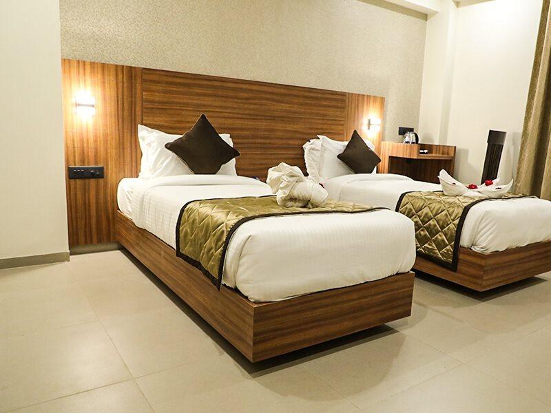 Kyriad Hotel Solapur by OTHPL Bagian luar foto