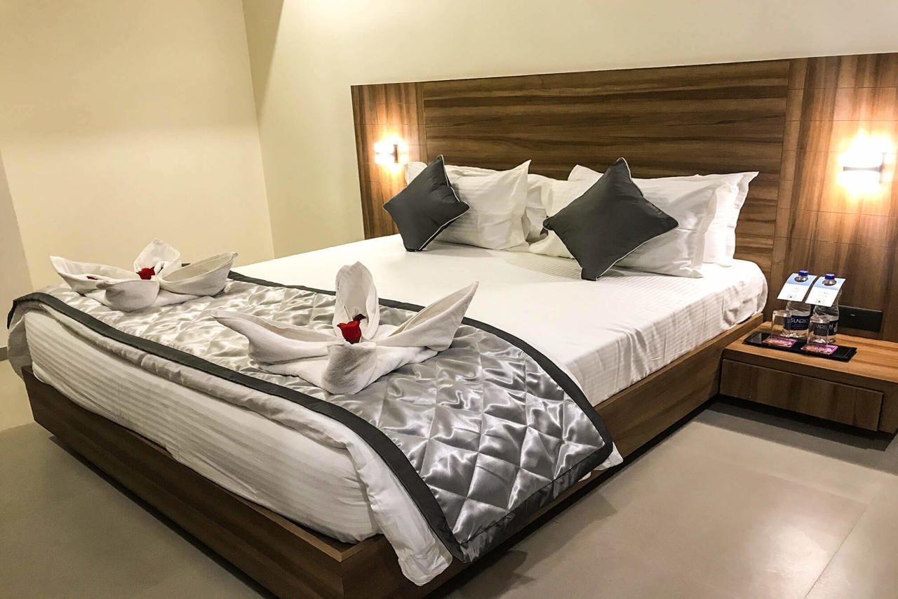 Kyriad Hotel Solapur by OTHPL Bagian luar foto